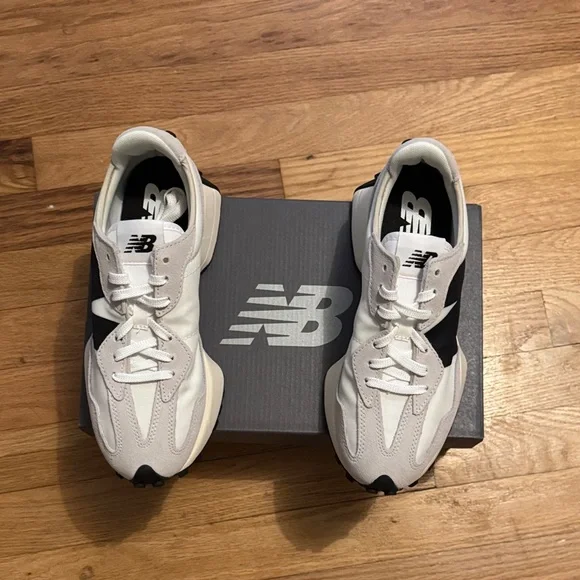 New Balance White Black Cream Low-Top Sneakers - Picture 6 of 8